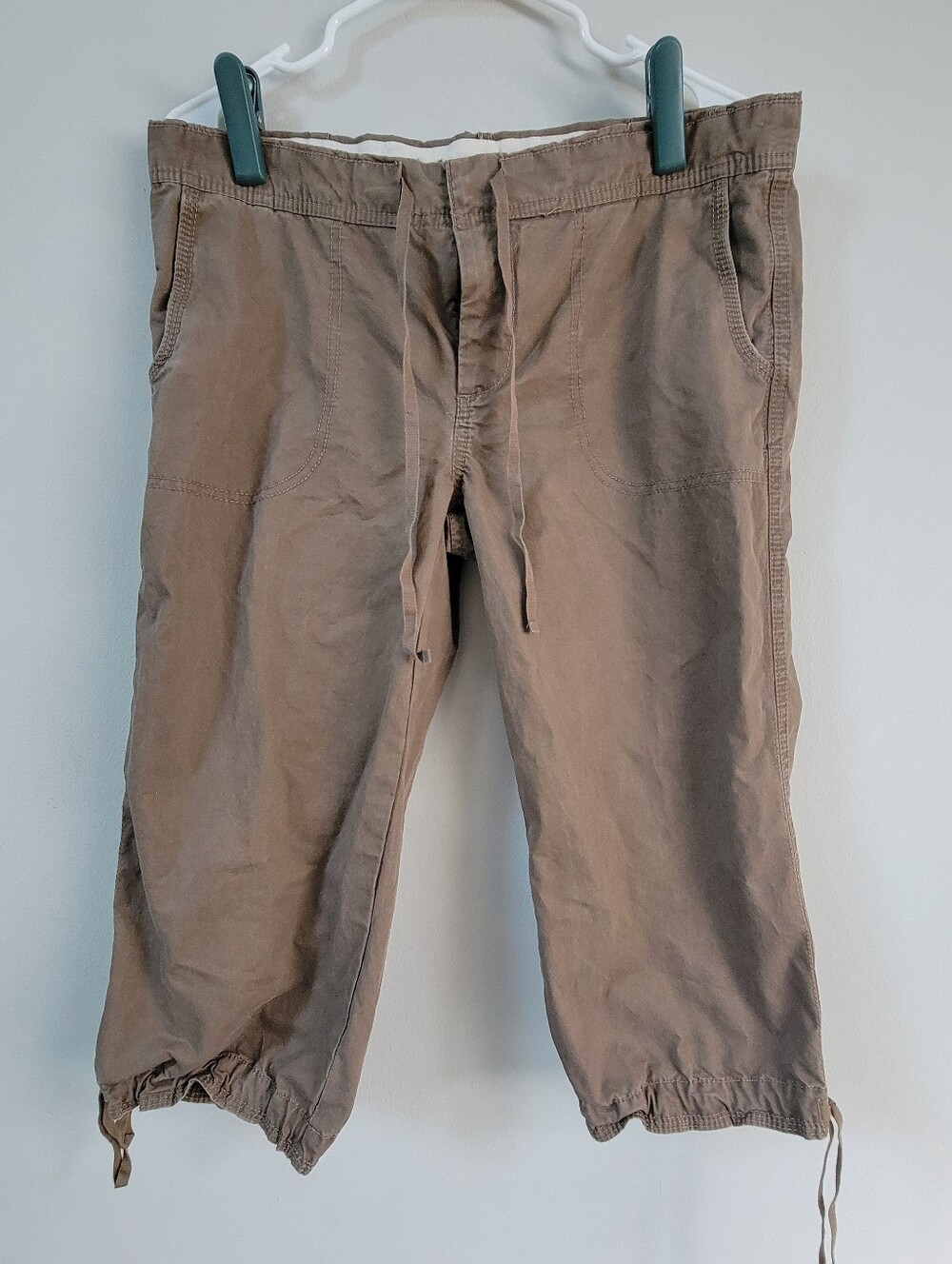 Old Navy Classic Rise Y2K Crop Capris Women Size M Grunge 90's Punk Skater